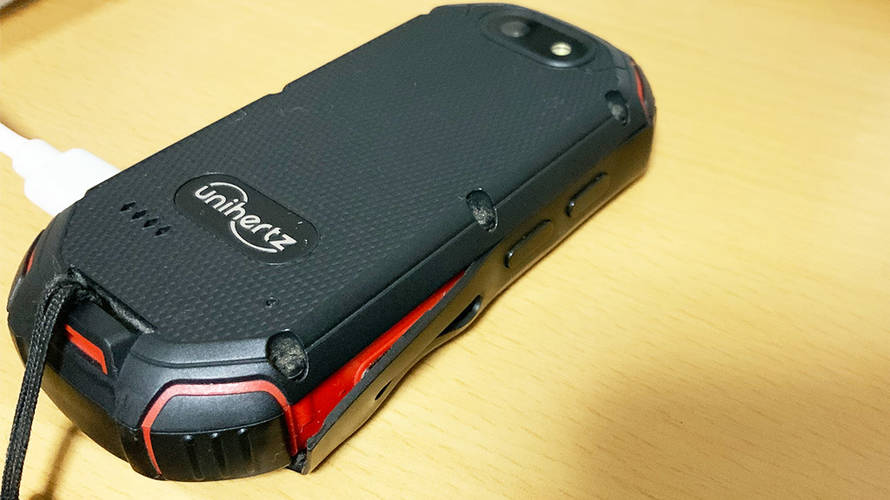 ああああああ!小型スマホUnihertz Atomのゴムパーツが外れてきた